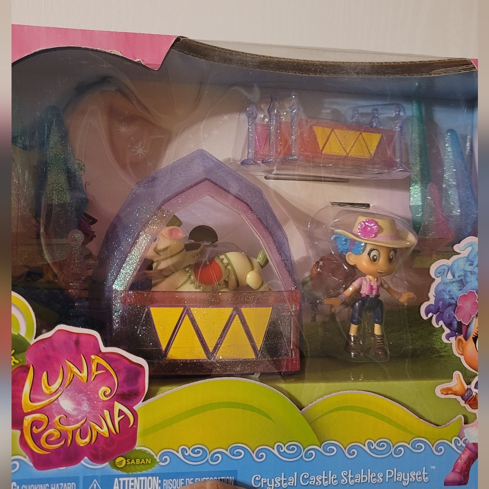 Luna Petunia Crystal Castle Stable Playset